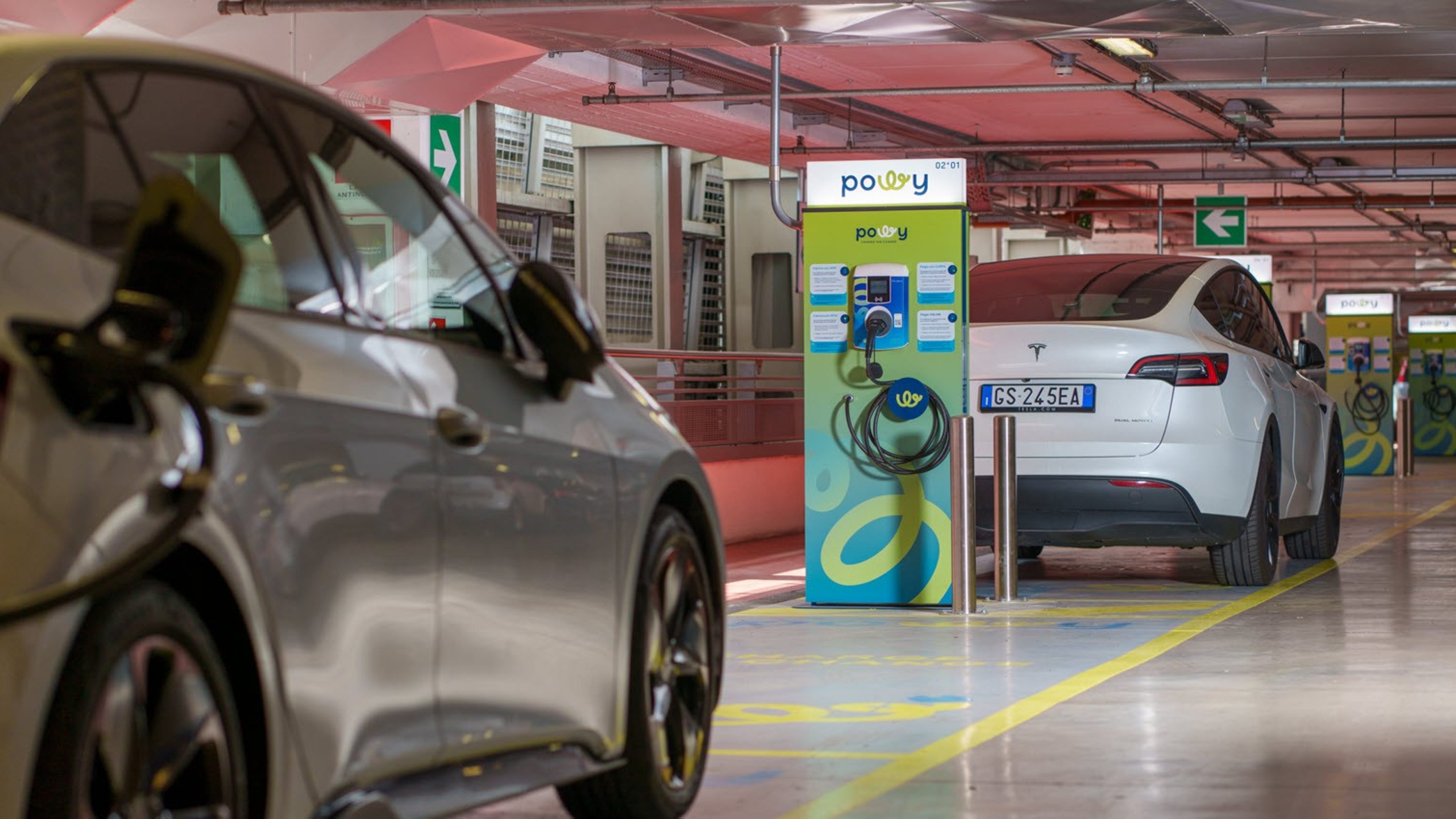 Elektroautos laden an der Powy-Ladestation 